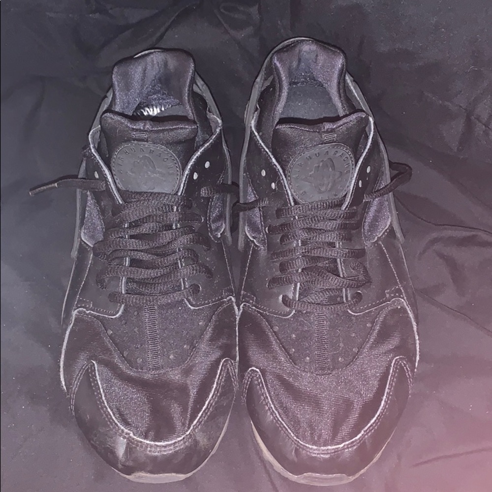 black hurraches